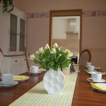 בית נופש Spacious In Near The Centre אולמן